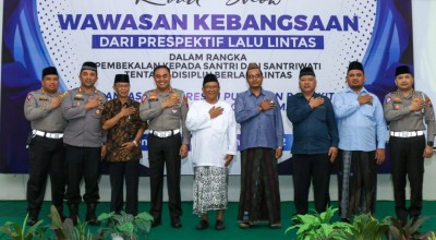 Ketika Polda Jatim Beri Edukasi Etika Berlalulintas di Ponpes Tebuireng Jombang