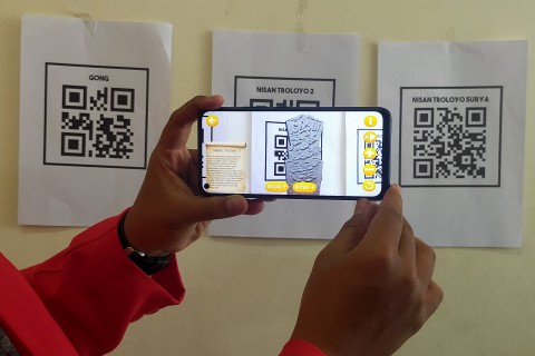 Mahasiswa Untag Surabaya Ciptakan Aplikasi 3D Benda Bersejarah Islam Majapahit