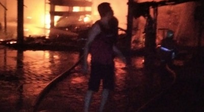 Gudang Mebel di Surabaya Terbakar, Anak Kecil Bermain Api Jadi Pemicu