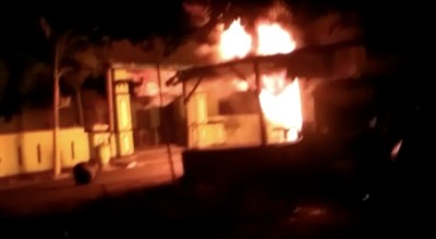 Toko Onderdil di Sumenep Terbakar, Dua Orang Dibawa ke Rumah Sakit