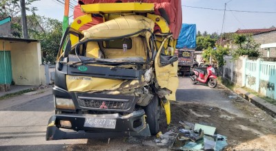 2 Truk Tabrakan di Desa Kunjang Kediri, 1 Orang Tewas