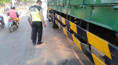 Usai Tabrak Bus, Pemotor di Pasuruan Terlindas Truk Tronton Hingga Meninggal