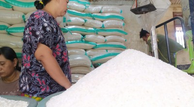 Harga Beras di Jombang Terus Meningkat, Pedagang dan Pembeli Mengeluh