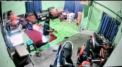 Pencuri Bersarung di Mojokerto Gasak Handphone dan Uang Rp2 Juta