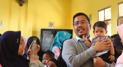 Cegah Stunting, Ketua Gerindra Jatim Bagikan Makanan Tambahan ke Balita Pasuruan