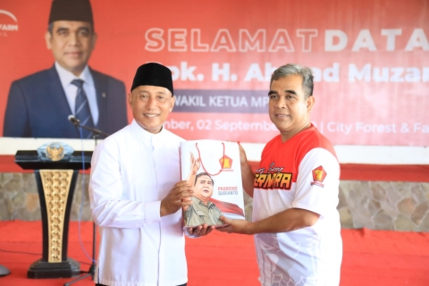 Sekjen Gerindra: Prabowo Bertekad Bangkitkan Era Petani di 2024