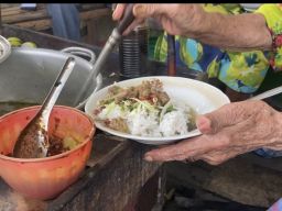 Mencicipi Soto Daging Legendaris di Pasar Takeran Magetan, Harganya Rp5 Ribu!
