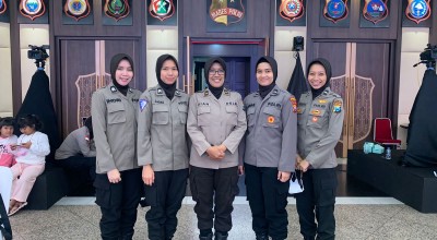 Torehkan Prestasi, 5 Srikandi Polwan Polda Jatim Raih Penghargaan dari Kapolri