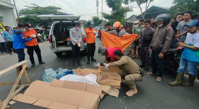 Terjatuh Saat Salip Truk Molen, Wanita Asal Petemon Surabaya Tewas Terlindas