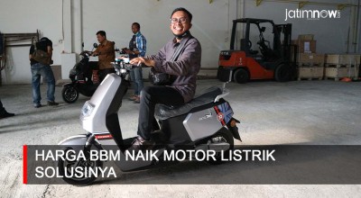 Video: Menjajal Motor Listrik dari Gresik