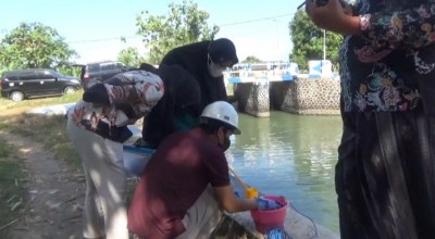 Air Sungai Desa Tanggalrejo Berwarna Merah, Ini Penjelasan DLH Jombang