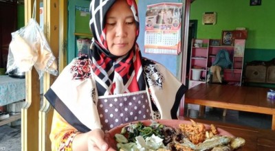 Menikmati Iwak Kali Brantas di Warung Sambelan Cak Mail Jombang