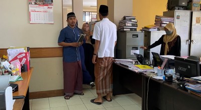 ASN di Lingkungan Pemkab Ponorogo Berdandan Ala Santri Saat Bekerja
