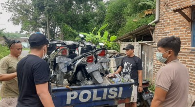 Penjudi Sabung Ayam Terbirit-birit Saat Digerebek Polisi, 9 Motor Ditinggalkan