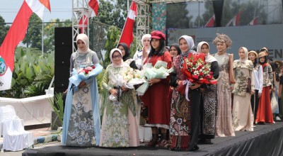 Melalui Santri Fashion Week, Mundjidah Ingin Batik Jombang Tembus Pasar Dunia