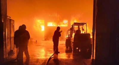 Gudang PT Karet Ngagel Surabaya Wira Jatim Terbakar, Api Padam Setelah Tiga Jam