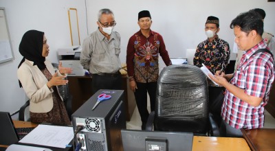 BEM Untag Surabaya Digitalisasikan Desa Wateswinangun Melalui PPK Ormawa