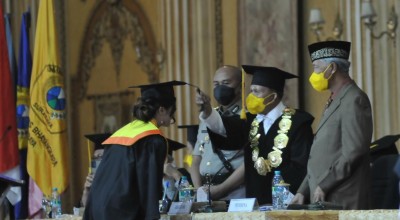 956 Wisudawan Ubhara Surabaya Diminta Terapkan Ilmu dan Keahlian dalam Bersaing