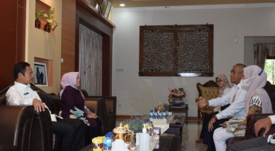 Pendataan Regsosek di Lamongan, Petugas Pencacah Datangi Bupati Yes