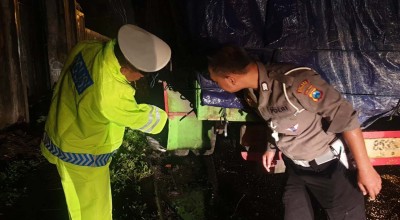 Motor Senggol Truk Parkir di Mojokerto, Pria asal Nganjuk Tewas