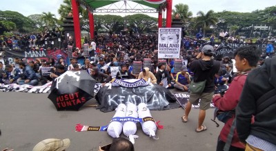Bawa Pocong hingga Keranda Mayat, Aremania Sampaikan 9 Tuntutan
