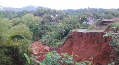 Pilihan Pembaca: Jalan Putus, Pondok Gontor Banjir, Perahu Penyeberangan