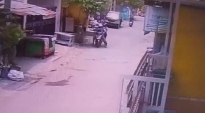 Pura-pura Beli Minuman, Jambret Rampas Kalung Emak-emak di Sidoarjo