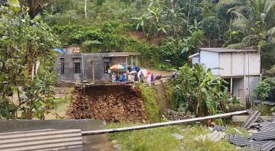 Jembatan Penghubung Putus karena Hujan Semalam, Warga Desa Ini Terisolir