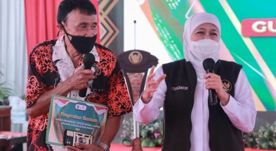 Kisah Gubernur Khofifah Angkat Tukang Becak Jadi Pegawai Bapenda