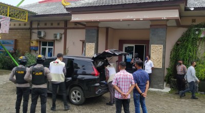 Giliran Mobil Pribadi Kepala DPMD Bangkalan Digeledah KPK