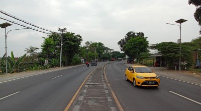 Tangisan Jelang Maghrib di Lokasi Kecelakaan Bus Jalur Cepat Mojokerto