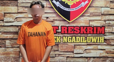 Dikepung Warga, Maling Rokok Gagal Kabur dari Atap Kios