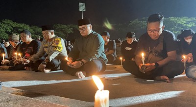 Mas Dhito, Kapolres bersama Suporter di Kediri Gelar Aksi 1000 Lilin