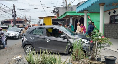 Pria asal Yogyakarta Dihajar Massa Usai Bawa Kabur Mobil dan Tabrak Polisi