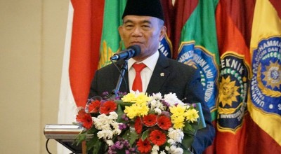 Menko PMK Ingatkan BPOM Turut Awasi Obat Sirop Impor