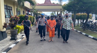 Pria Ini Diringkus Polisi Lantaran Tebang Pohon Jati di Kawasan Hutan