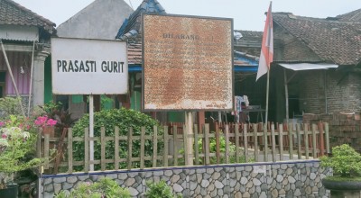 Kesakralan Prasasti Gurit, Konon Burung yang Melintas di Atasnya Bisa Mati