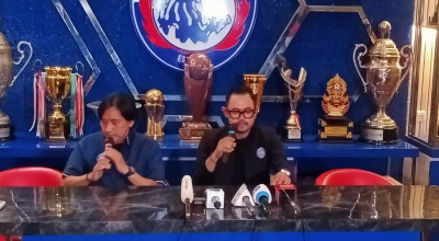 Air Mata Presiden Arema Menetes Teringat Tragedi Kanjuruhan, Siap Terima Sanksi
