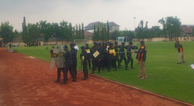 3 Polisi Tersangka Tragedi Kanjuruhan Peragakan 30 Adegan dalam Rekonstruksi