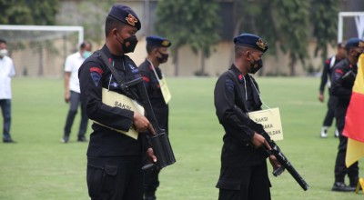 Foto: Proses Penembakan Gas Air Mata dalam Tragedi Kanjuruhan