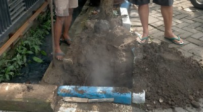 Geger! Tanah di Sedati Sidoarjo Keluarkan Asap Misterius