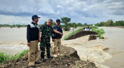 Tanggul di Desa Cermen Gresik Jebol akibat Luapan Kali Lamong