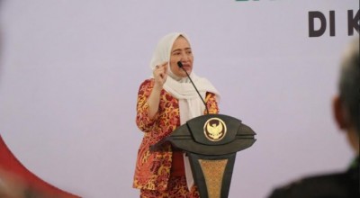 Bupati Bojonegoro Anna Mu'awanah Raih Penghargaan Santri of The Year 2022