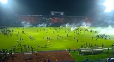 Arema FC Ditumbangkan Persebaya, Aremania Rusuh di Stadion Kanjuruhan
