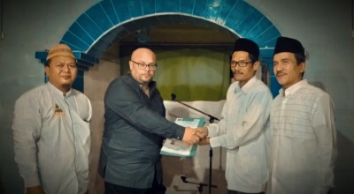 Kisah WNA Belanda Kepincut Wanita Penjual Jus yang Kenal di Facebook