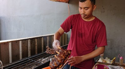 Sensasi Makan Balungan Dinosaurus di Sidoarjo, Penasaran?