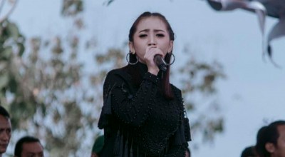 Yuk Kepo, Mahar dan Saksi Pernikahan Kades Cantik Lamongan