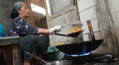 Cekeremes Made in Wonosalam, Anda Pernah Mencicipi Jajanan Jadul Ini?
