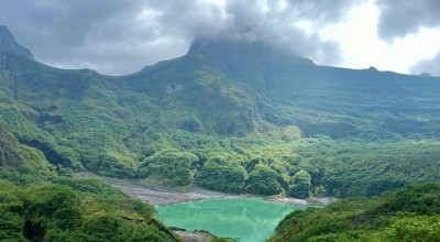 Menikmati Pesona Kawah Gunung Kelud yang Eksotis