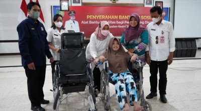 Mas Dhito Beri Alat Bantu Mobilitas, Bangkitkan Semangat Disabilitas di Kediri